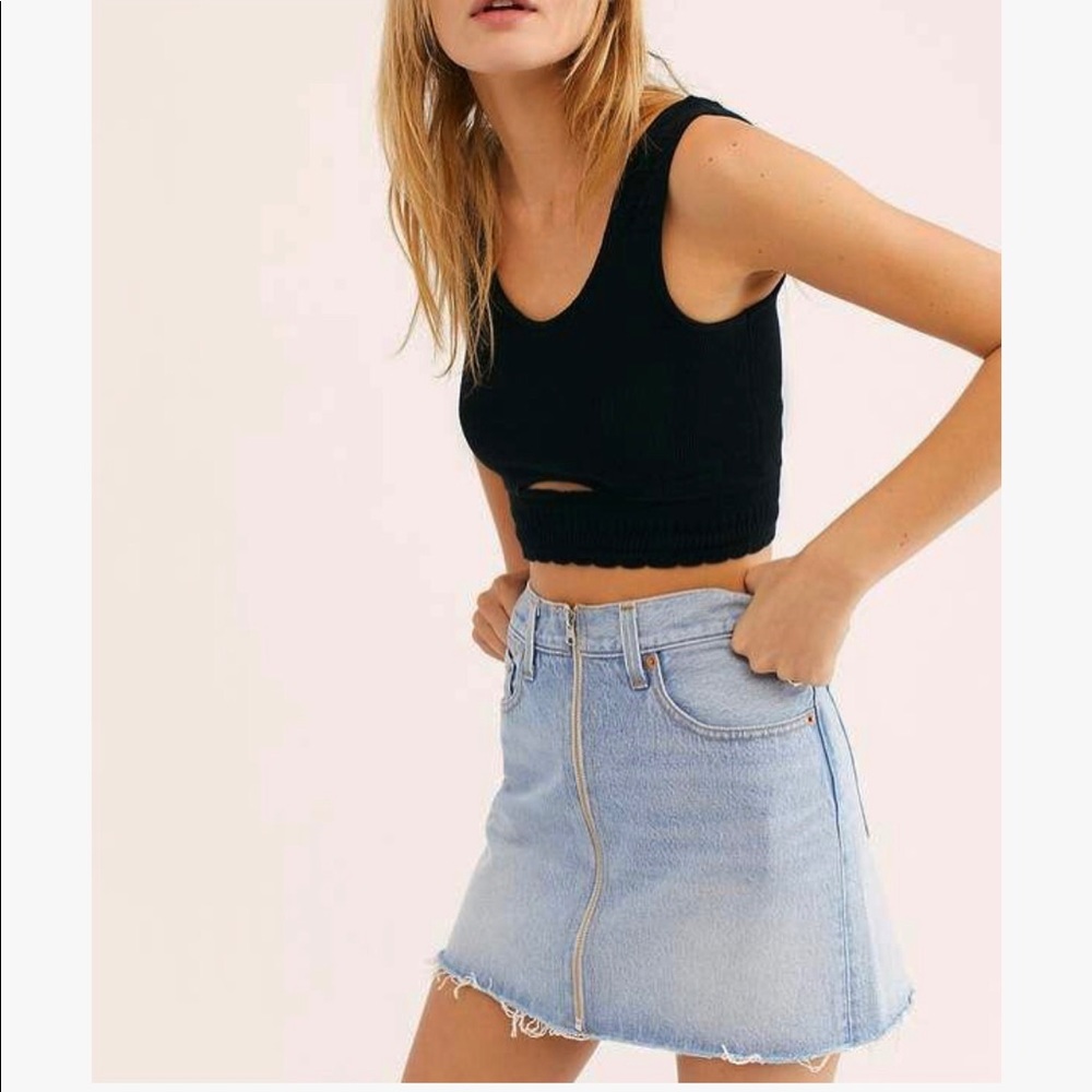 ๐Denim Leviโs skirt decon zip through - Picture 3 of 10